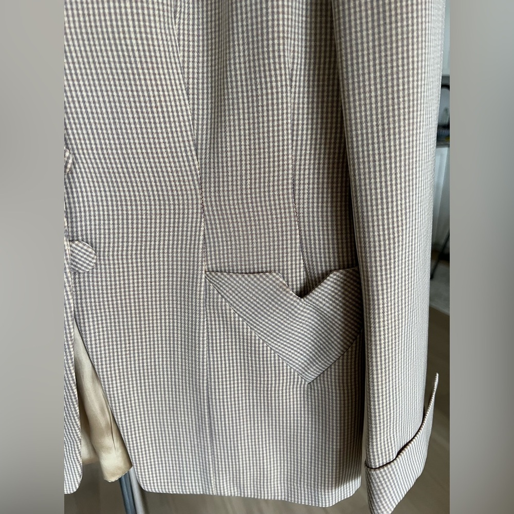 Hart Schaffner Marx Cream Blazer with Notched Lapels - Picture 4 of 6